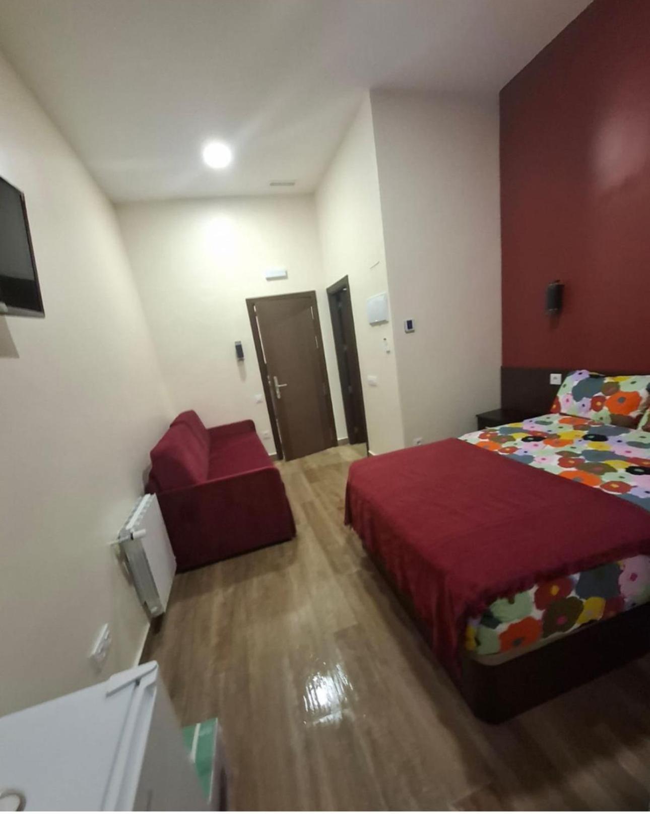 Hostal “ Infantas” Madrid Luaran gambar