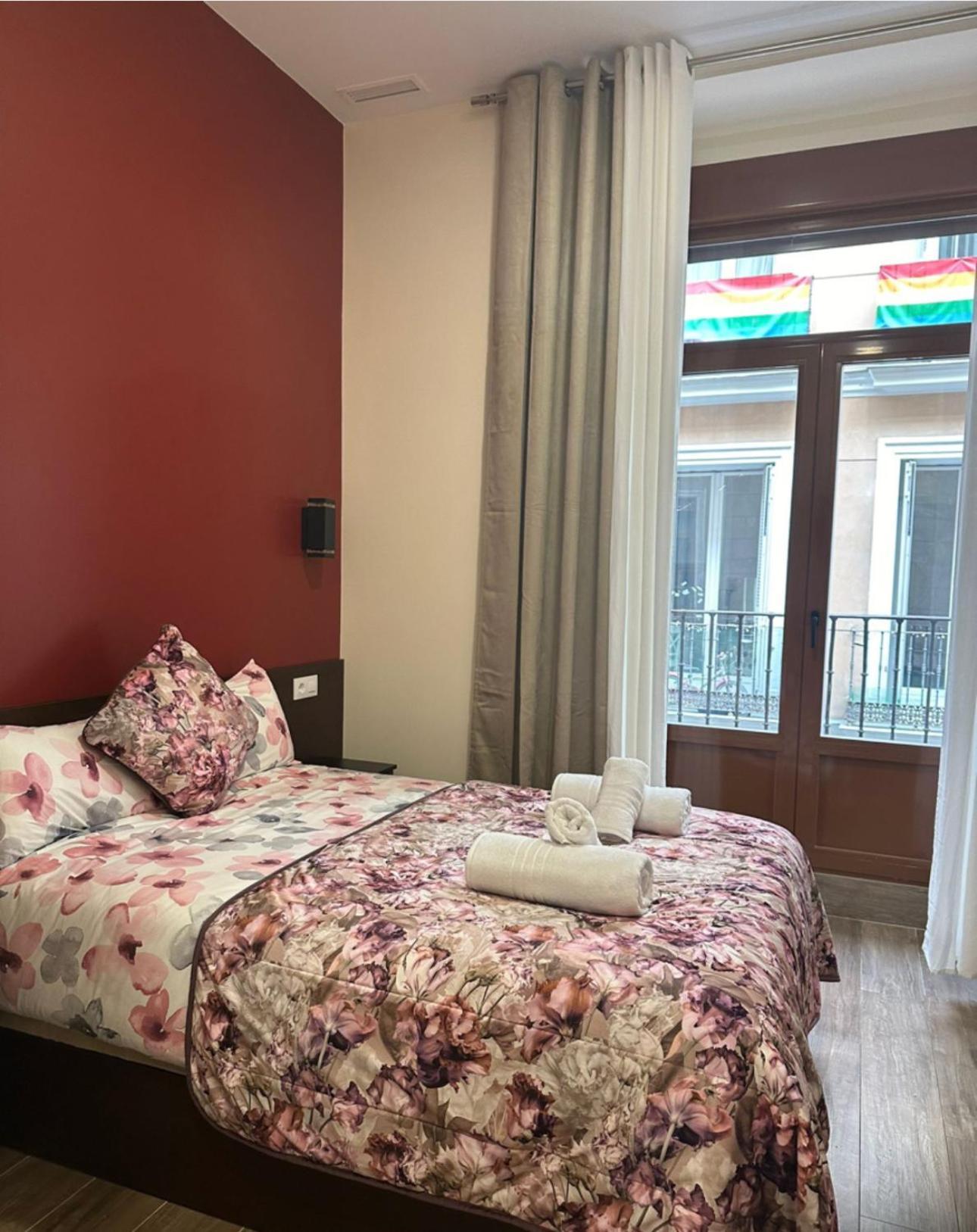 Hostal “ Infantas” Madrid Luaran gambar